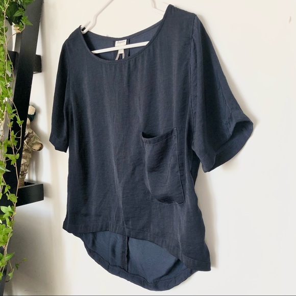 5/$20 Silk-like dressy t-shirt - Picture 3 of 7